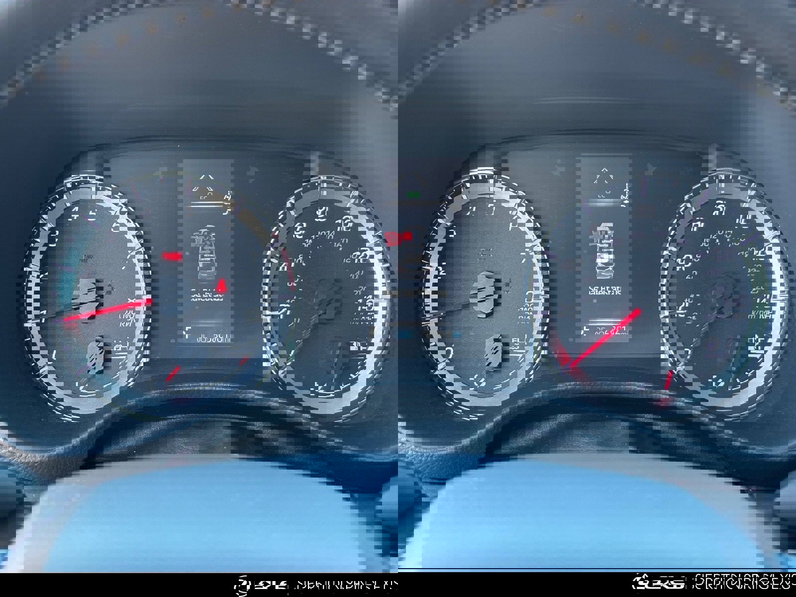 Used 2021 Toyota Highlander LE image 29