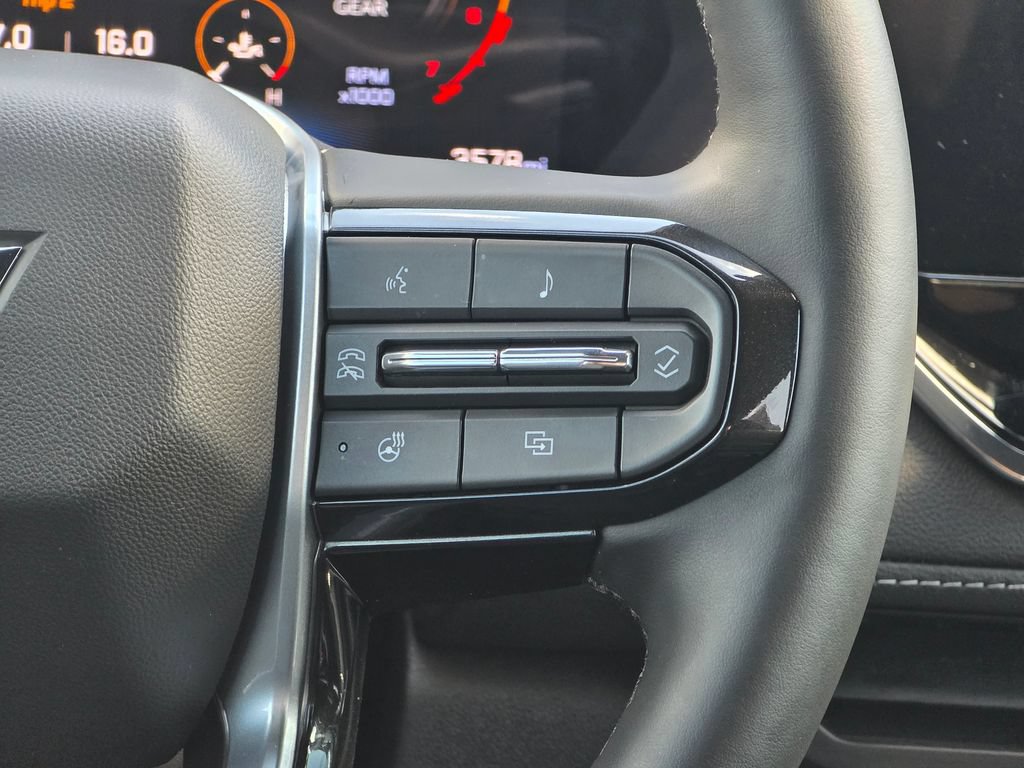Used 2025 Chevrolet Colorado LT w/ LT Convenience Package AWD/4WD image 19