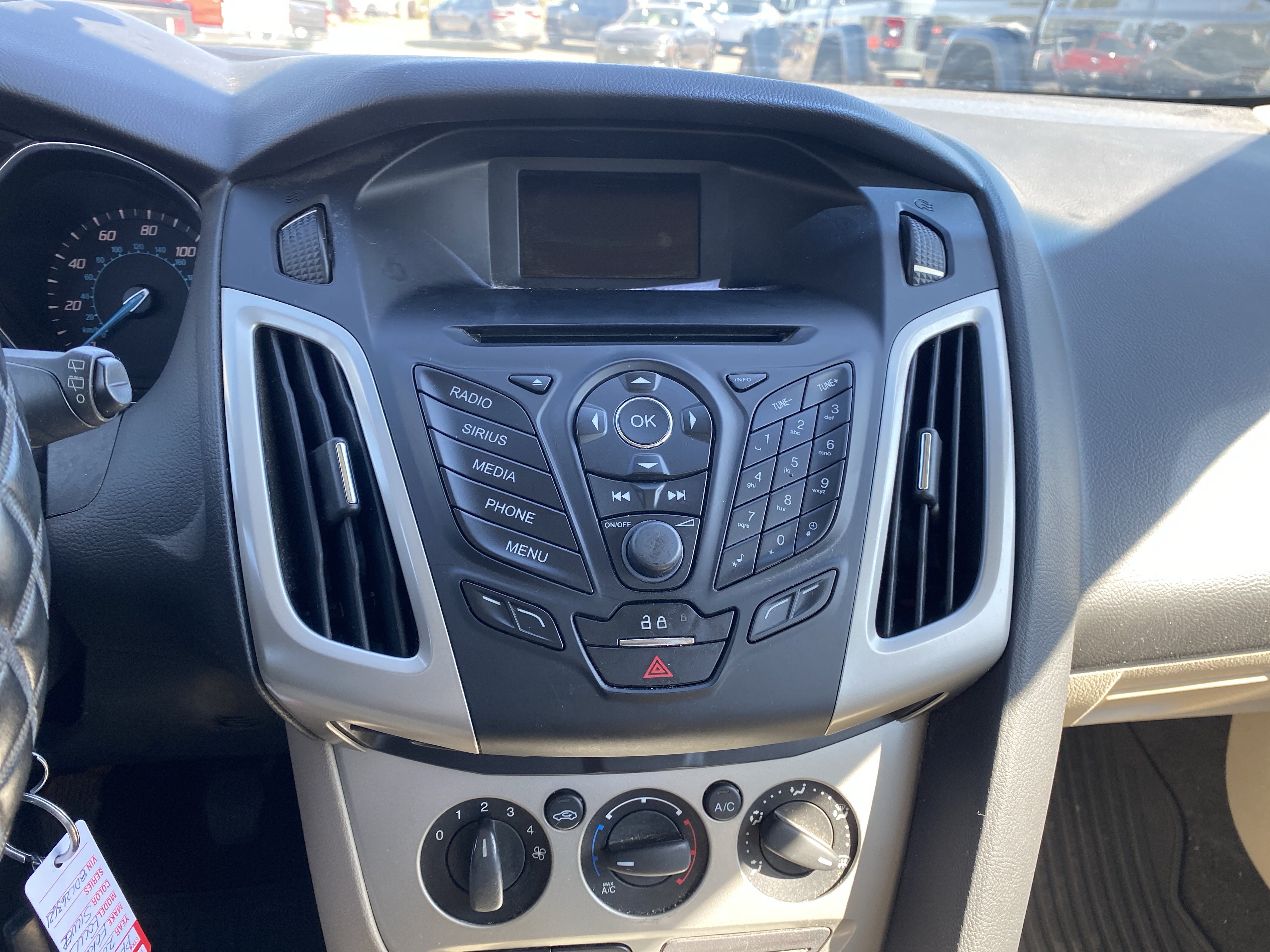 Used 2013 Ford Focus SE w/ SE Winter Pkg FWD image 18