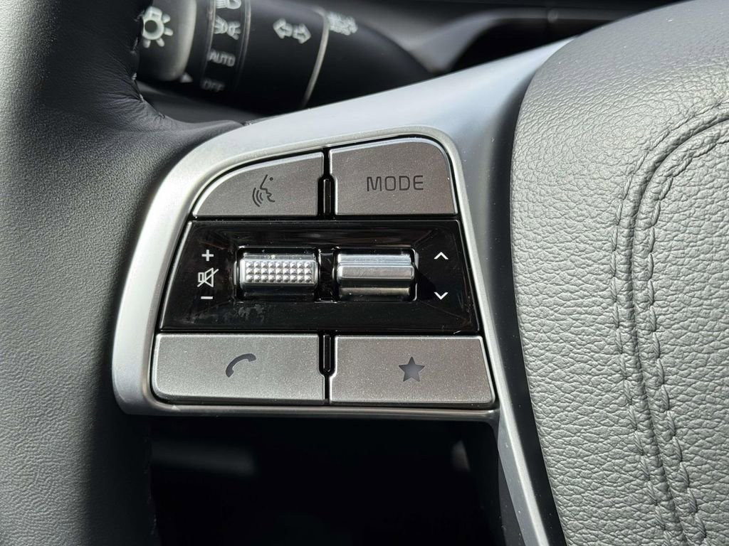 Used 2025 Kia Telluride S image 20