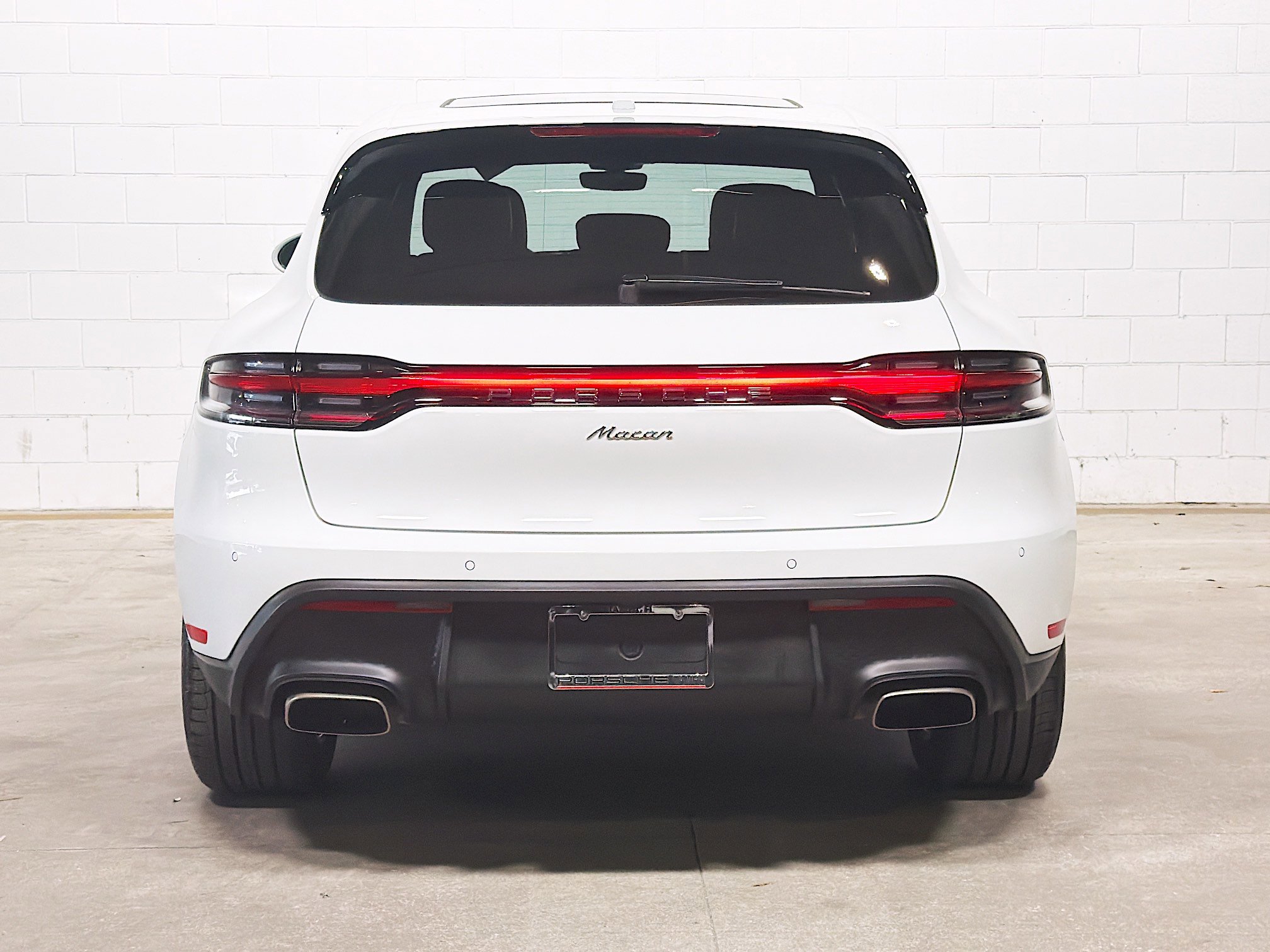 Used 2025 Porsche Macan image 8