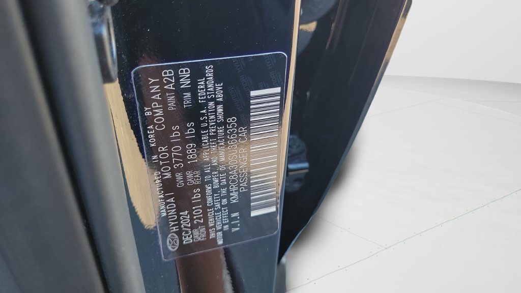 Used 2025 Hyundai Venue SEL FWD image 26