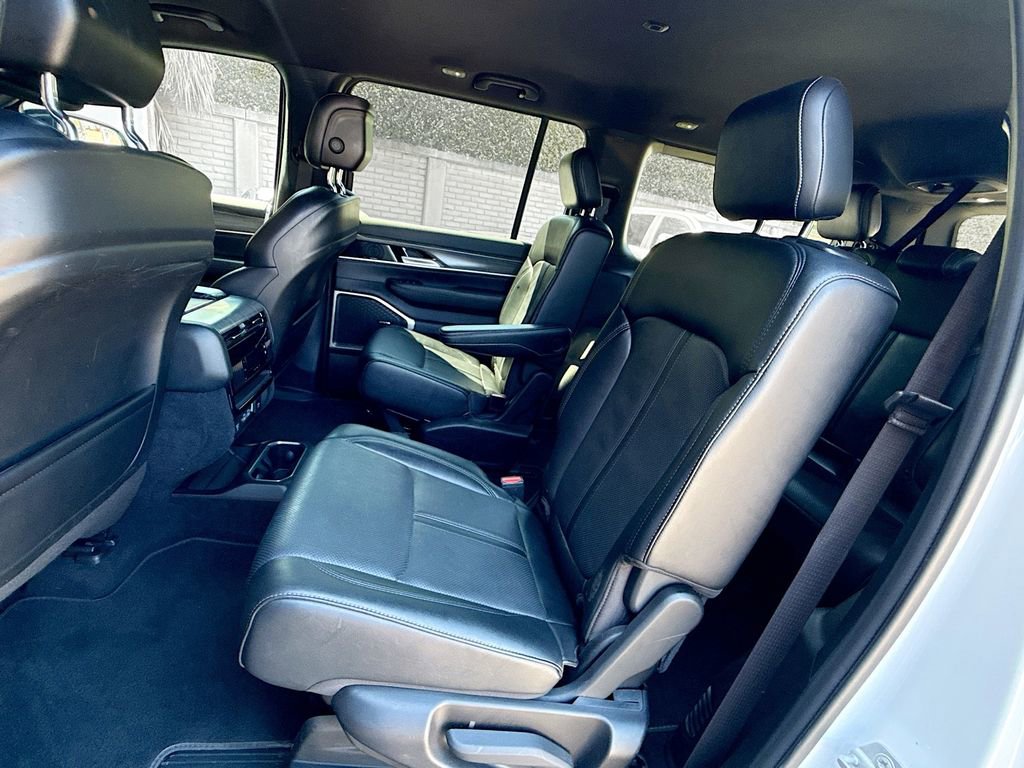 Used 2024 Jeep Wagoneer Series II image 24