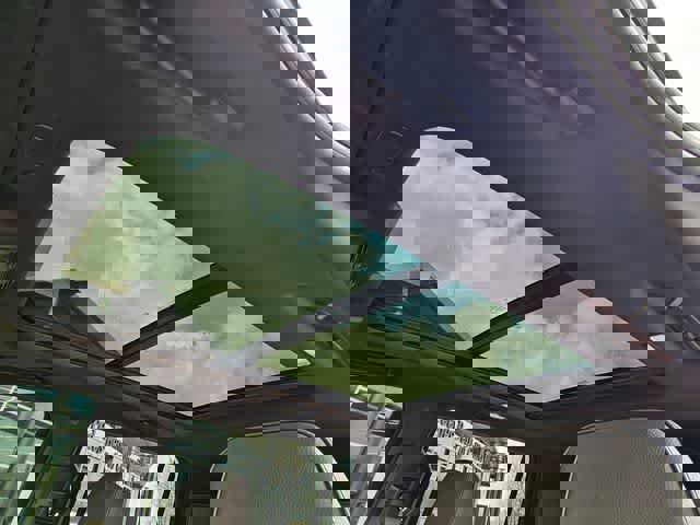 Used 2022 GMC Yukon XL Denali w/ Denali Premium Package image 17