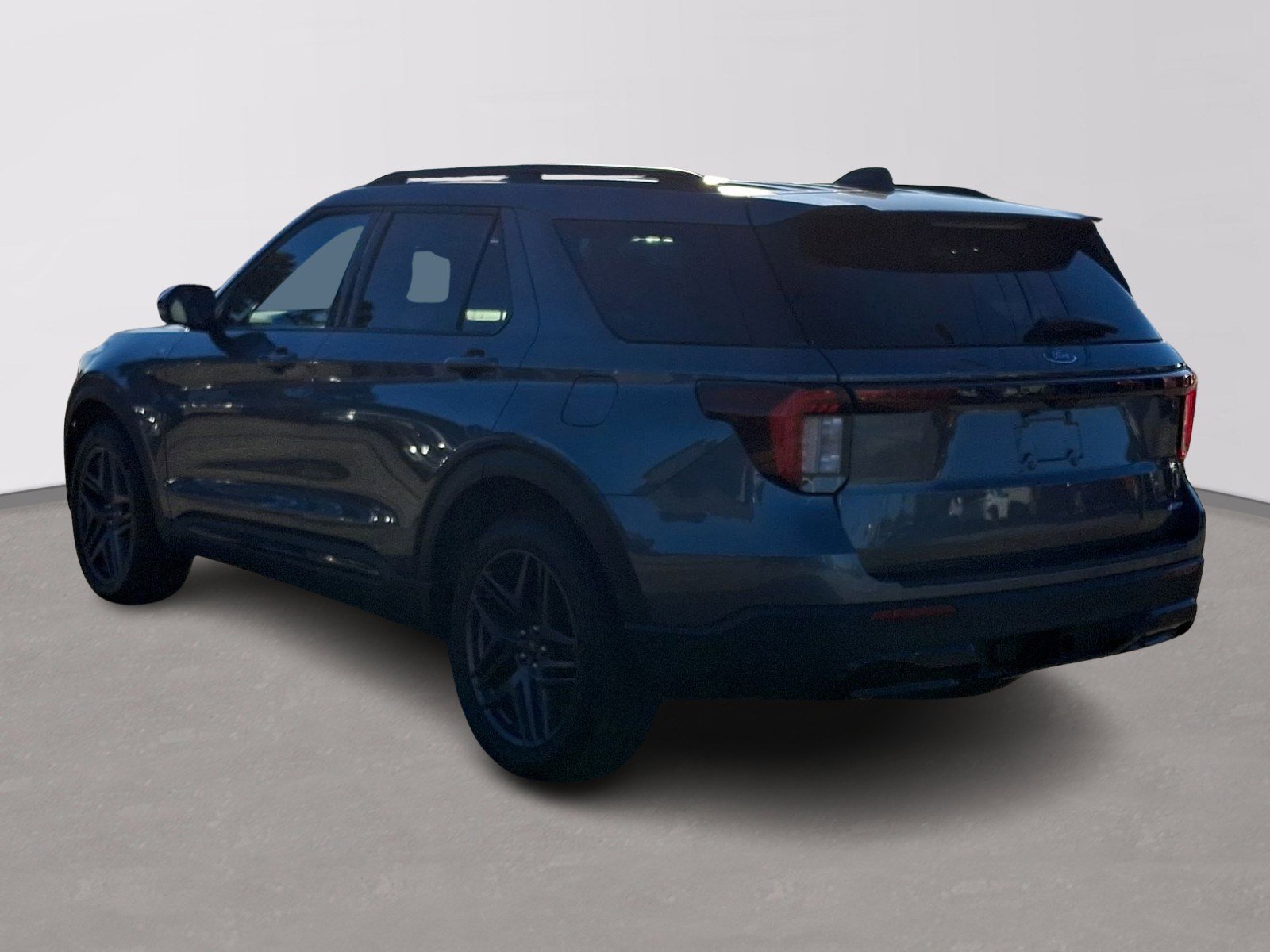 Certified 2025 Ford Explorer ST-Line w/ ST-Line Street Pack image 4