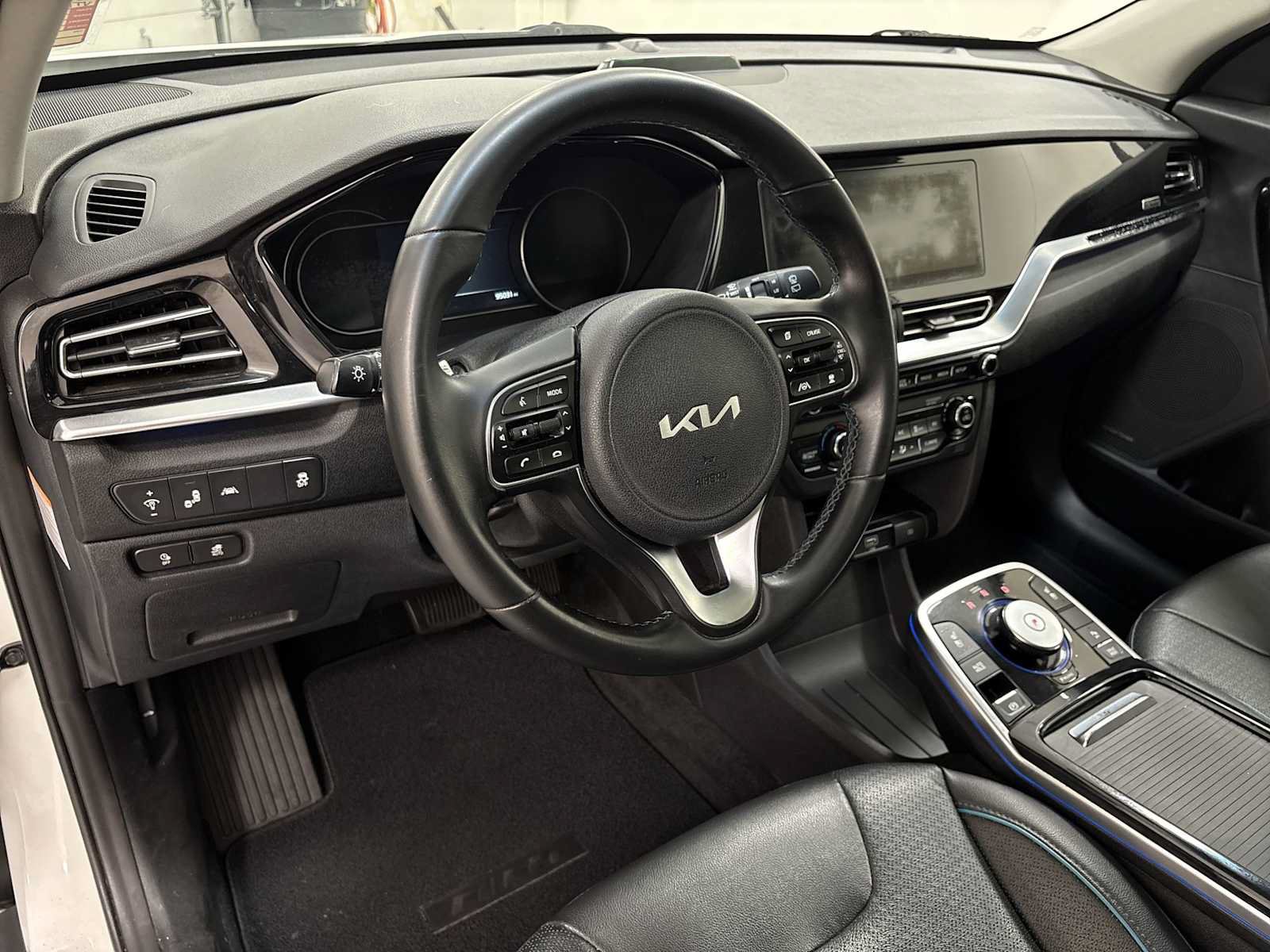 Used 2022 Kia Niro EX Premium FWD image 12