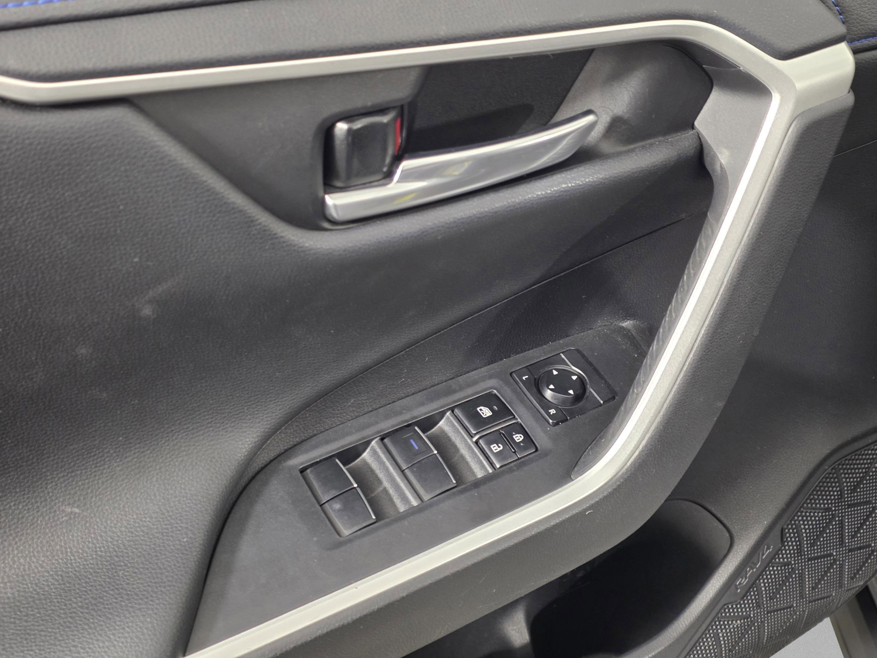 Used 2021 Toyota RAV4 XSE image 8