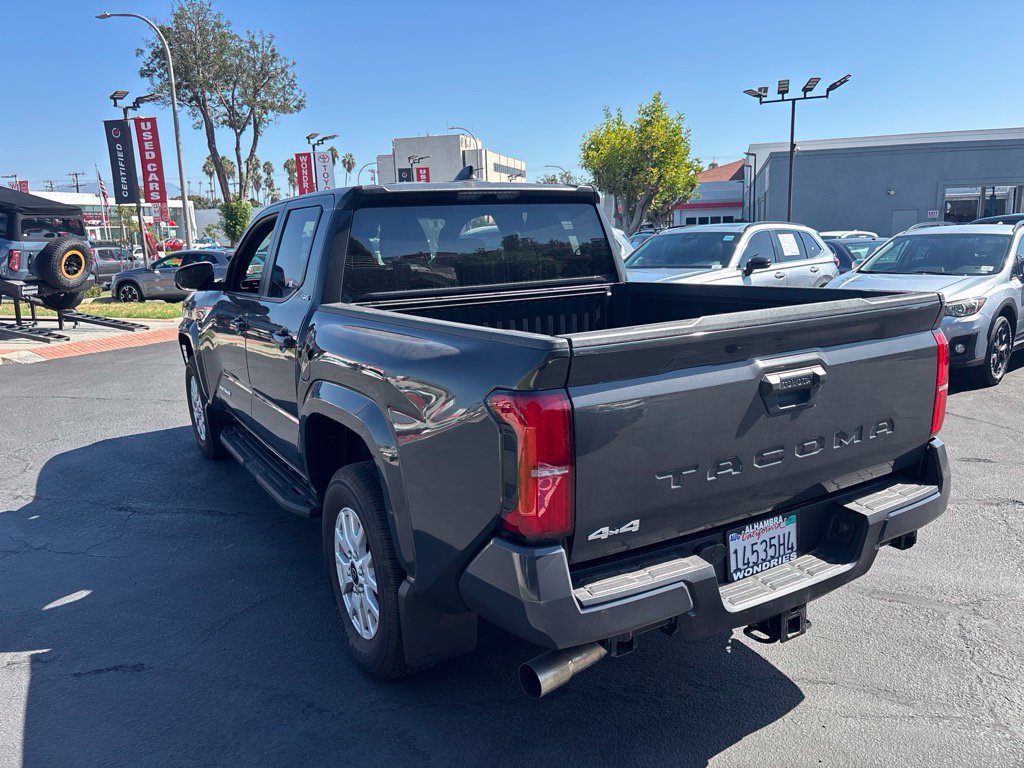 Used 2025 Toyota Tacoma SR5 AWD/4WD image 6
