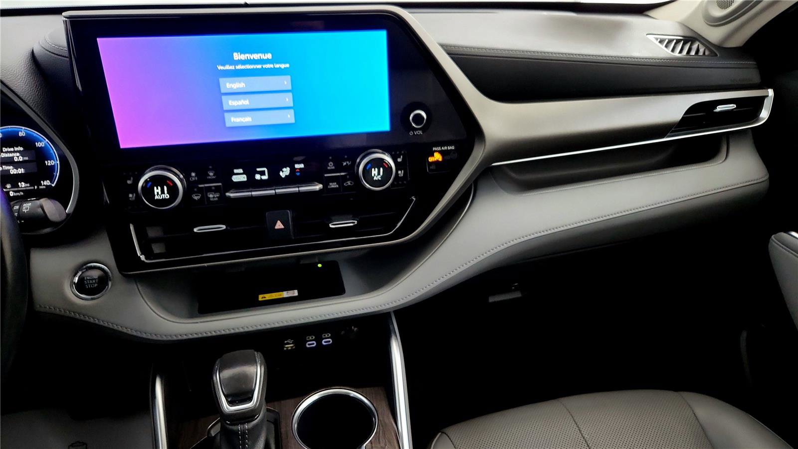 Used 2023 Toyota Highlander Limited image 46