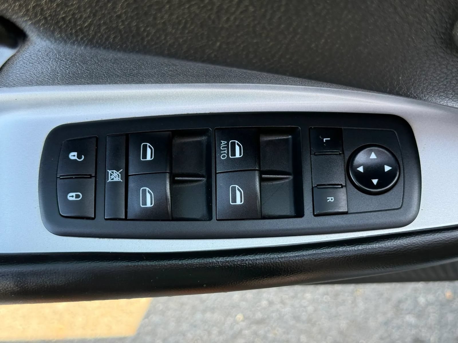 Used 2020 Dodge Journey SE w/ SE Popular Equipment Group FWD image 14