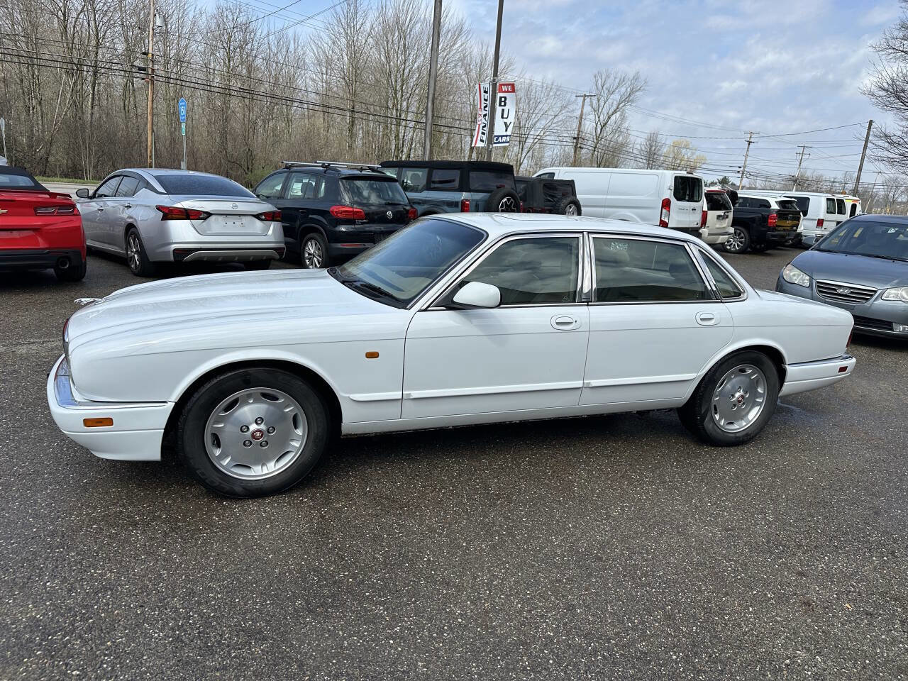 Used 1997 Jaguar XJ6 image 3