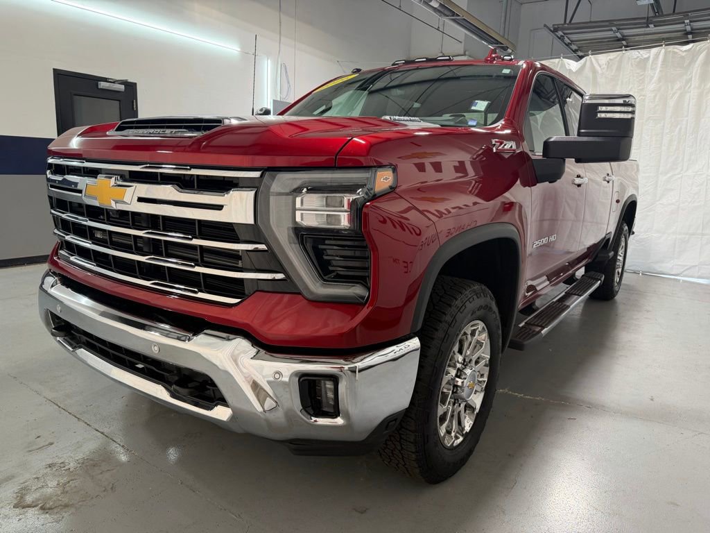 Used 2026 Chevrolet Silverado 2500 LTZ w/ LTZ Premium Package image 39
