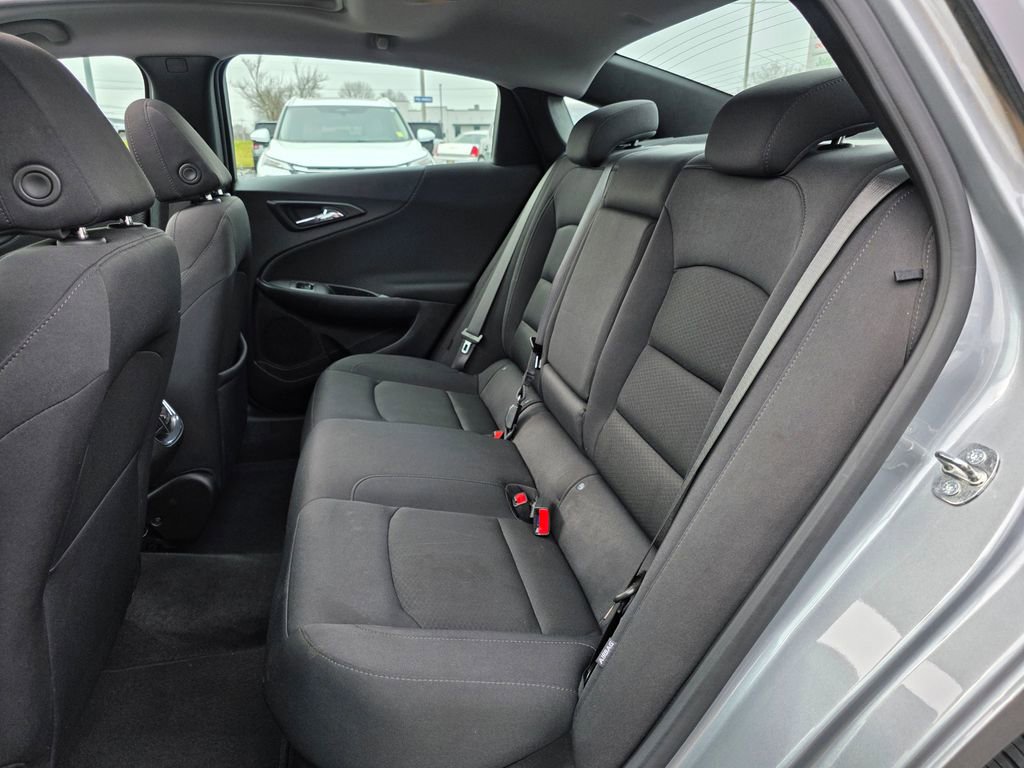 Used 2024 Chevrolet Malibu LT image 32