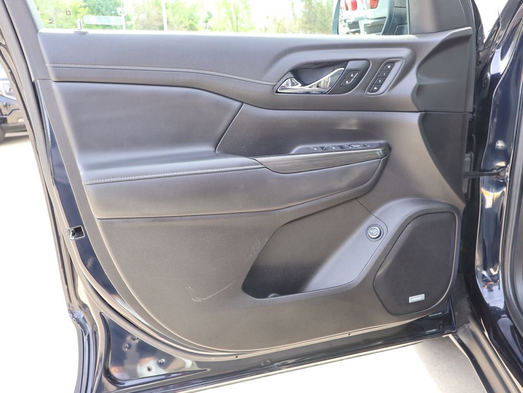 Used 2021 GMC Acadia SLT w/ Elevation Edition AWD/4WD image 11