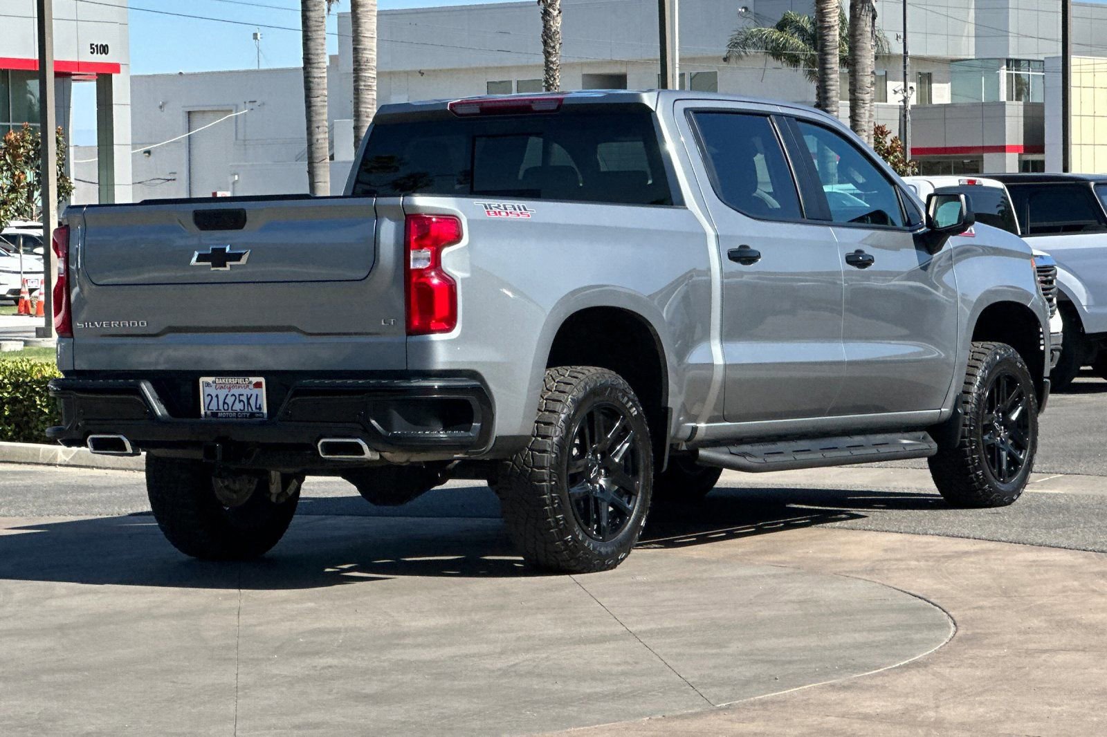 Used 2026 Chevrolet Silverado 1500 LT Trail Boss w/ LT Trail Boss Premium Package AWD/4WD image 4