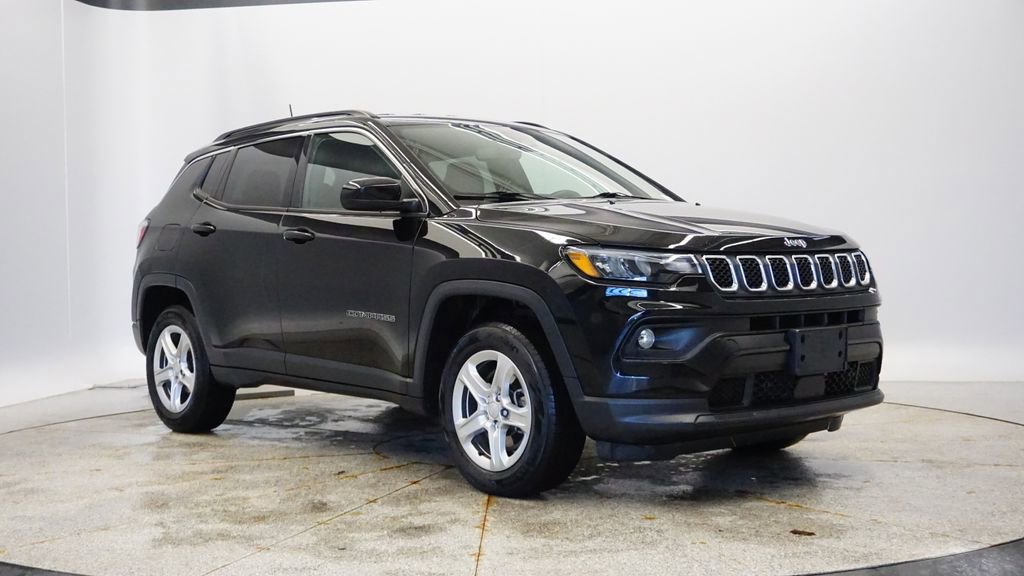 Used 2023 Jeep Compass Latitude image 7
