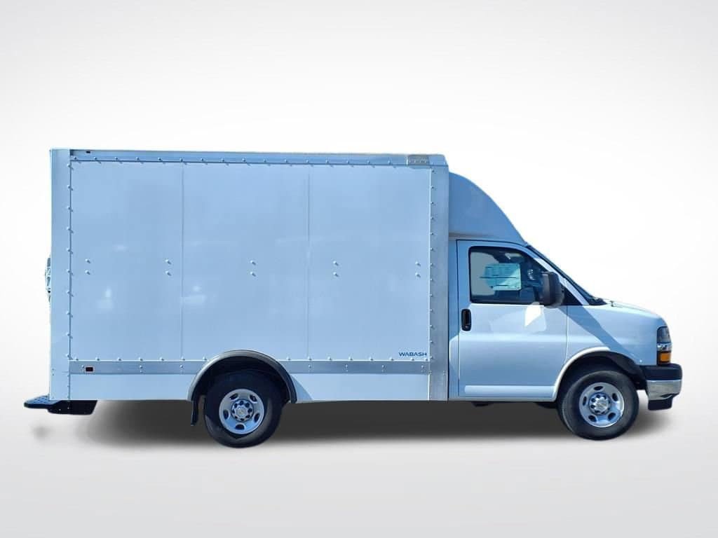 New 2025 Chevrolet Express 3500 w/ Power Convenience Package RWD video 4