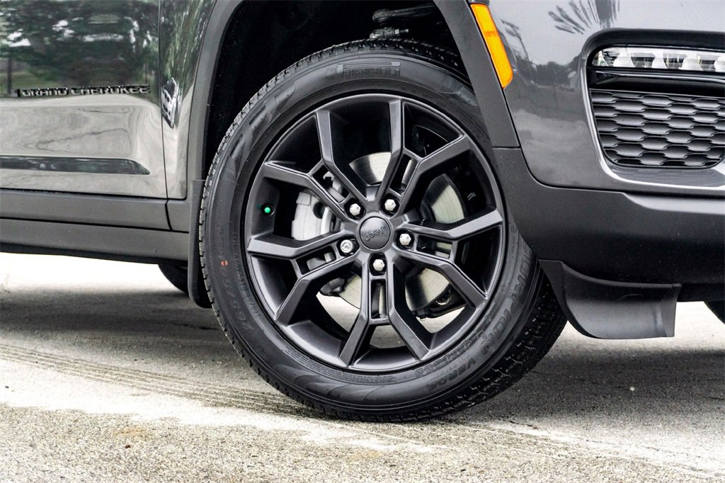 New 2025 Jeep Grand Cherokee Limited w/ MOPAR Finishing Package image 2