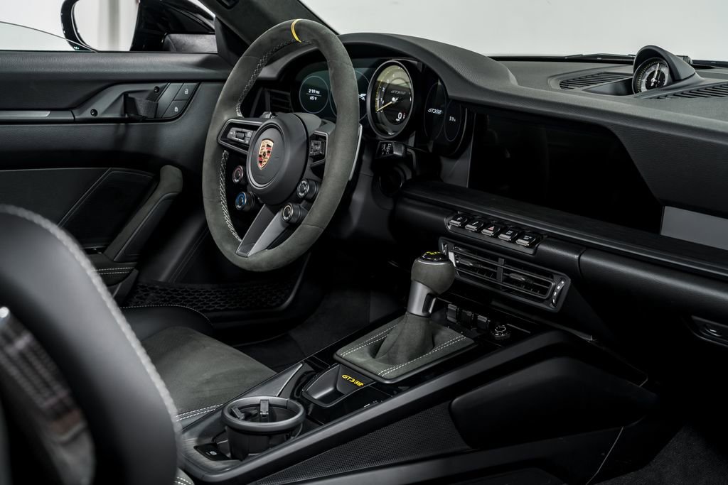 Used 2025 Porsche 911 GT3 RS RWD image 32