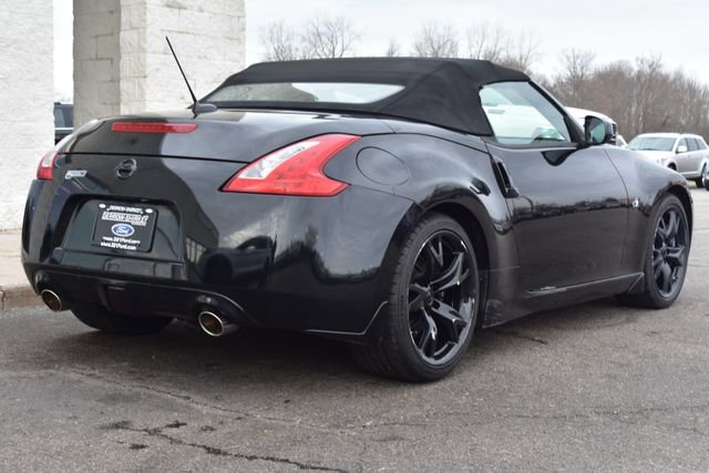 Used 2010 Nissan 370Z Touring w/ Sport Pkg image 15