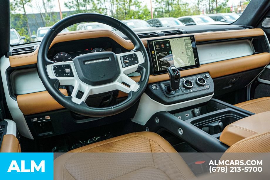 Used 2023 Land Rover Defender 130 SE image 29