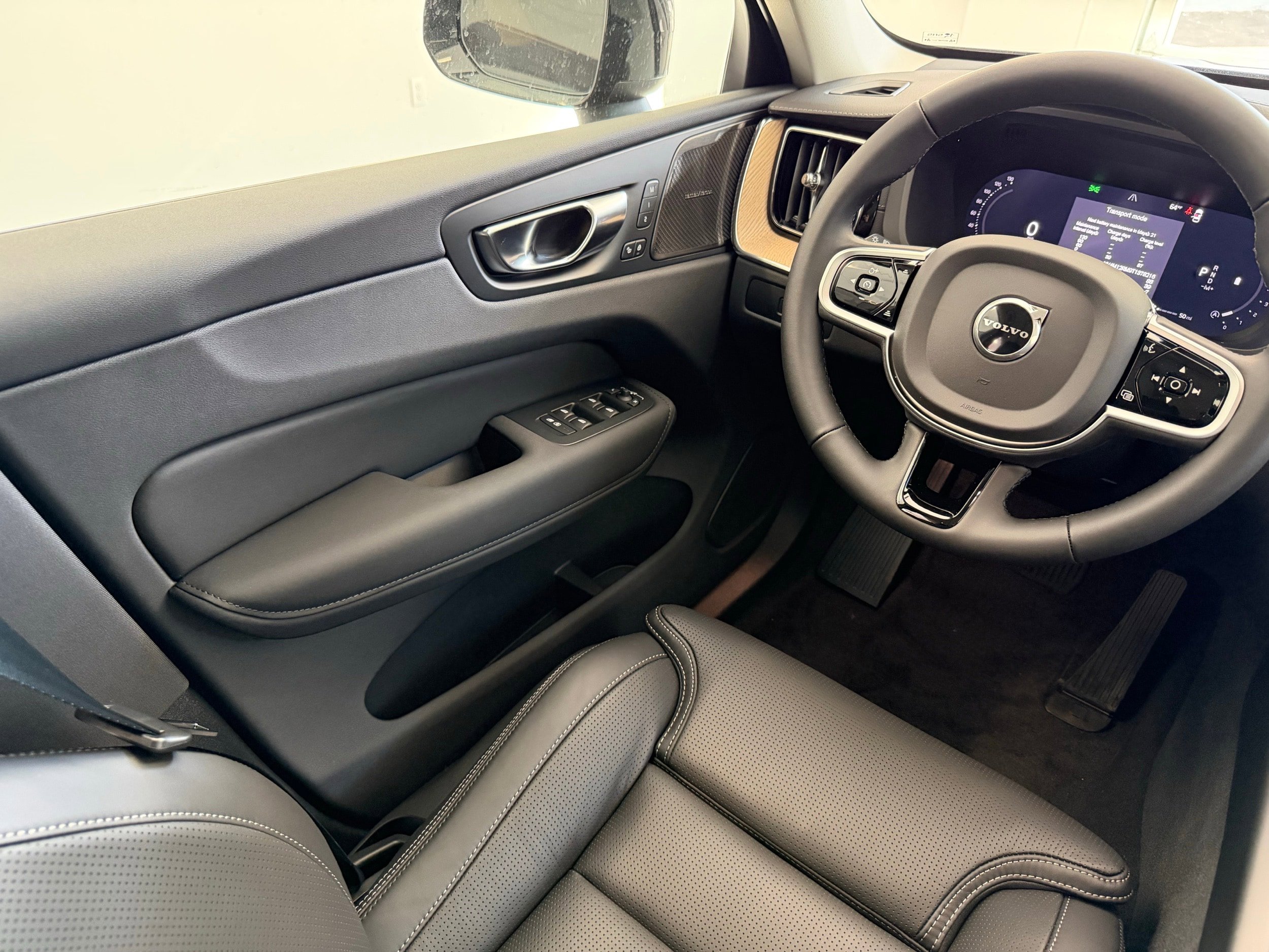 New 2026 Volvo XC60 B5 Ultra w/ Protection Package Premier AWD/4WD image 23