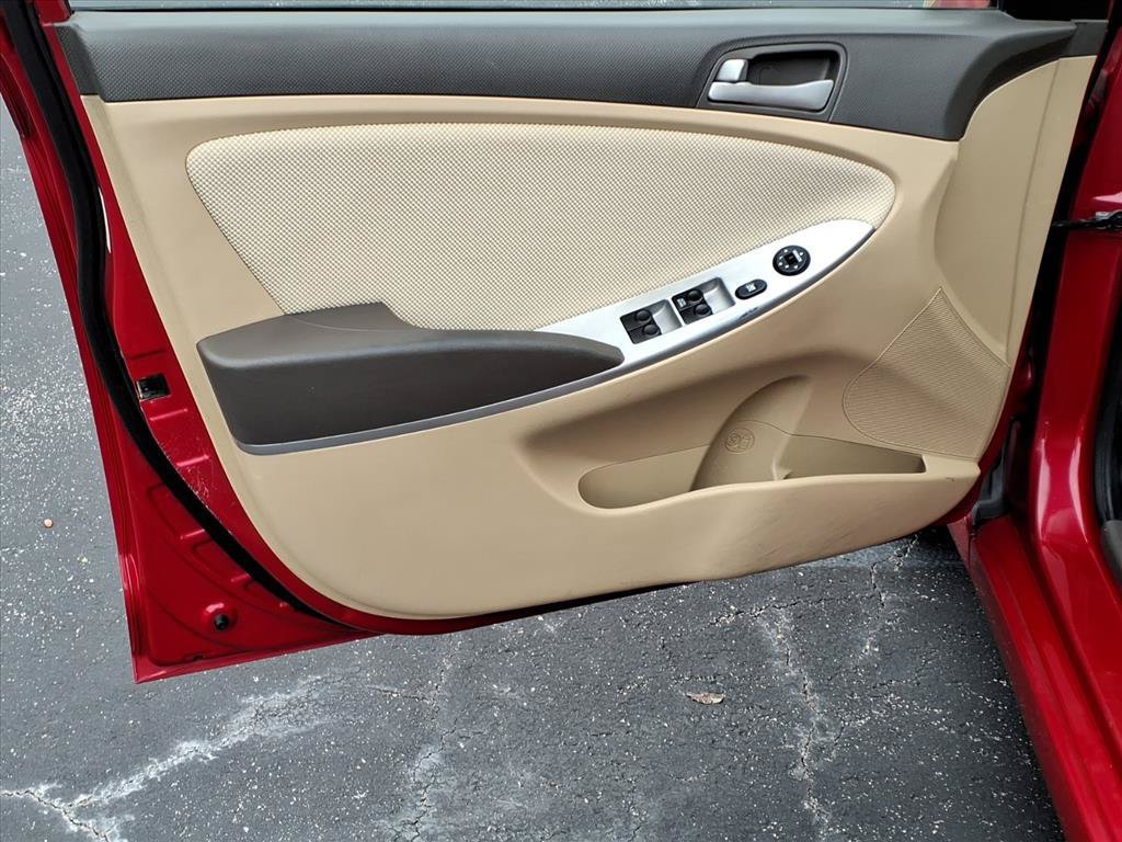 Used 2012 Hyundai Accent GLS w/ Comfort Pkg 2 FWD image 17