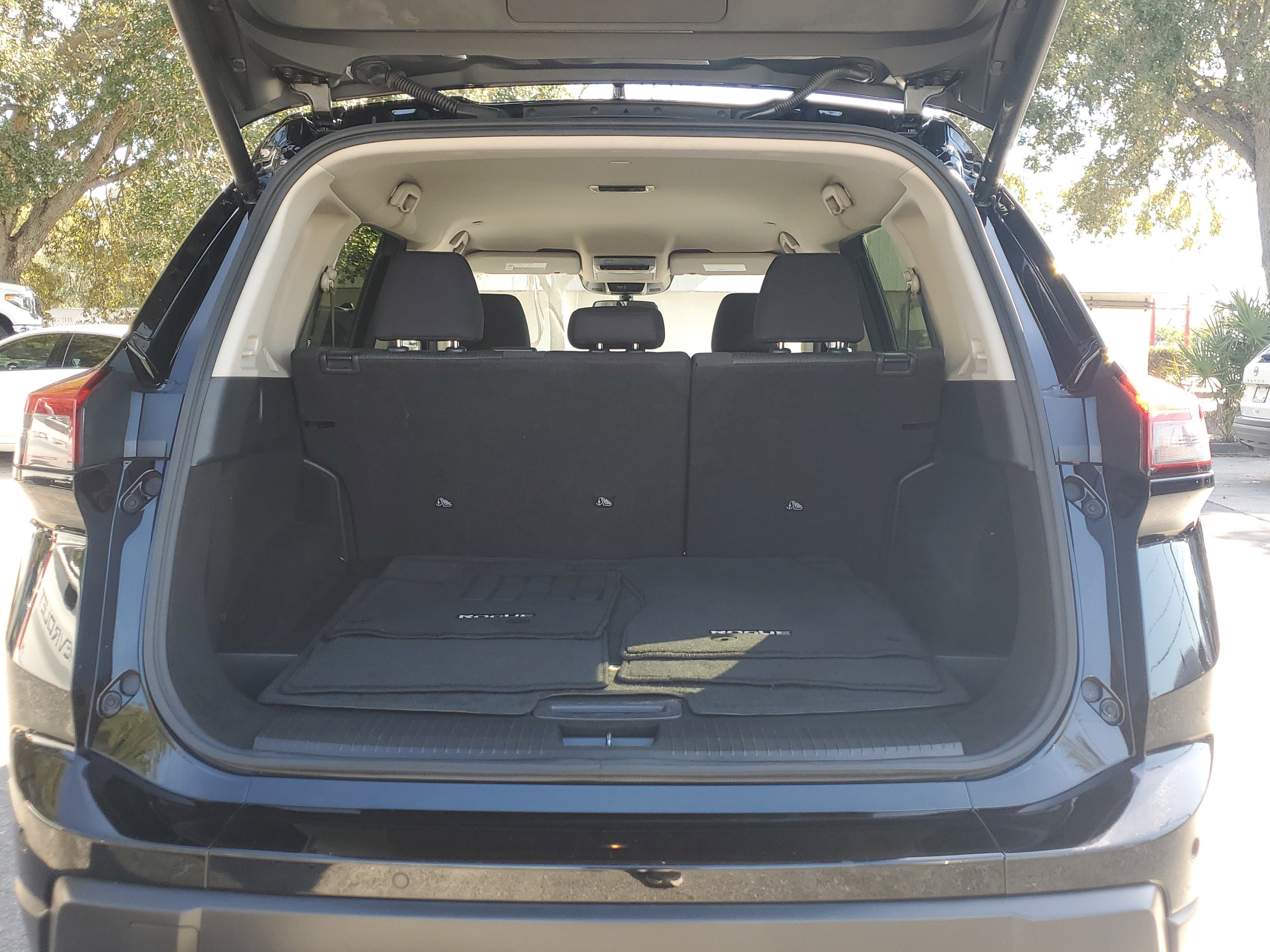 Certified 2024 Nissan Rogue SV image 9