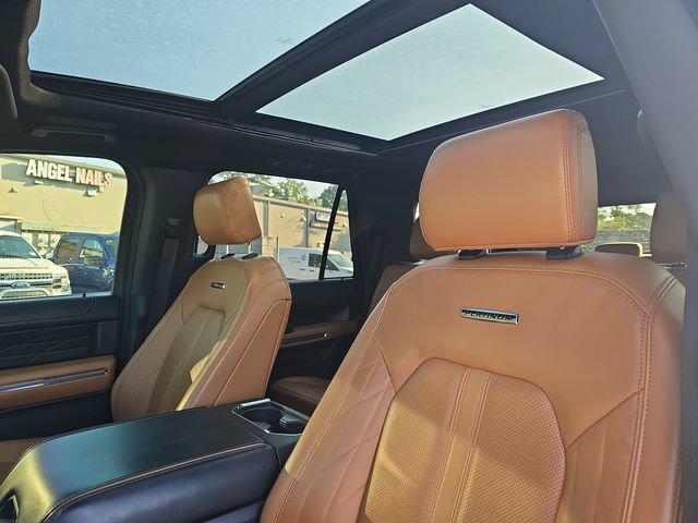Used 2022 Ford Expedition Platinum RWD image 16