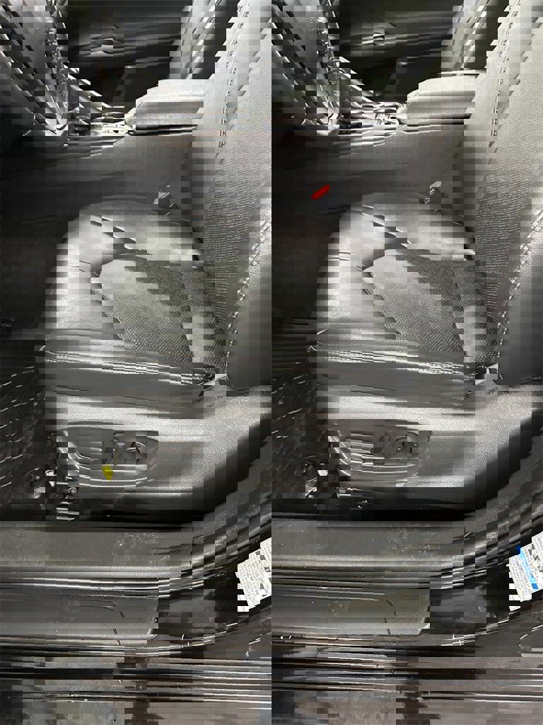 Used 2022 Toyota Camry XSE image 14