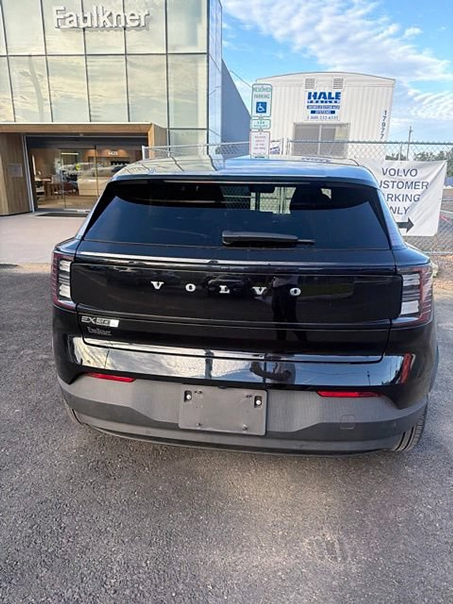 Used 2025 Volvo EX30 Plus w/ Protection Package Premier AWD/4WD image 5