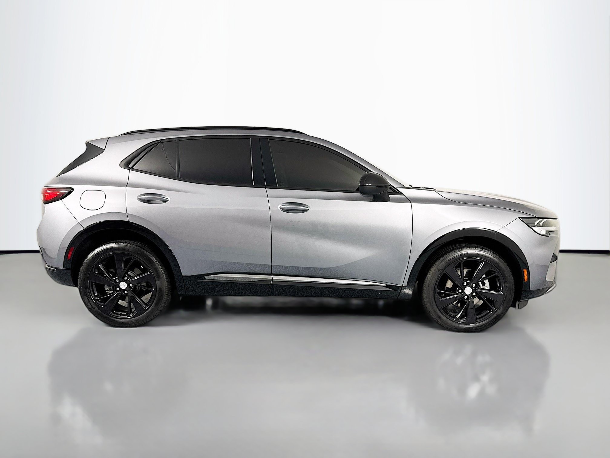 Used 2021 Buick Envision Essence w/ Sport Touring Package AWD/4WD image 4