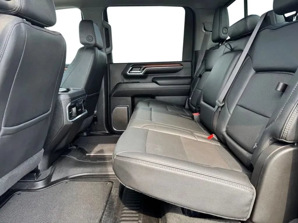 Used 2024 GMC Sierra 3500 Denali w/ Denali Reserve Package AWD/4WD image 18