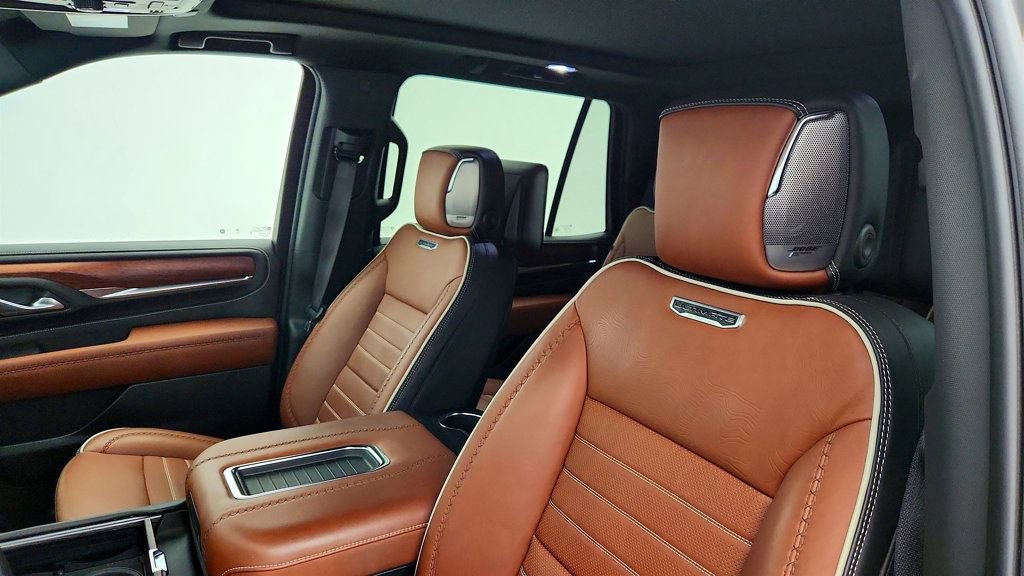 Used 2023 GMC Yukon Denali Ultimate w/ LPO, Floor Liner Package AWD/4WD image 22