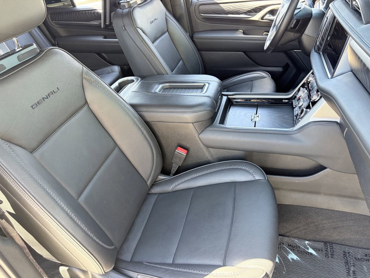 Used 2022 GMC Yukon Denali AWD/4WD image 10