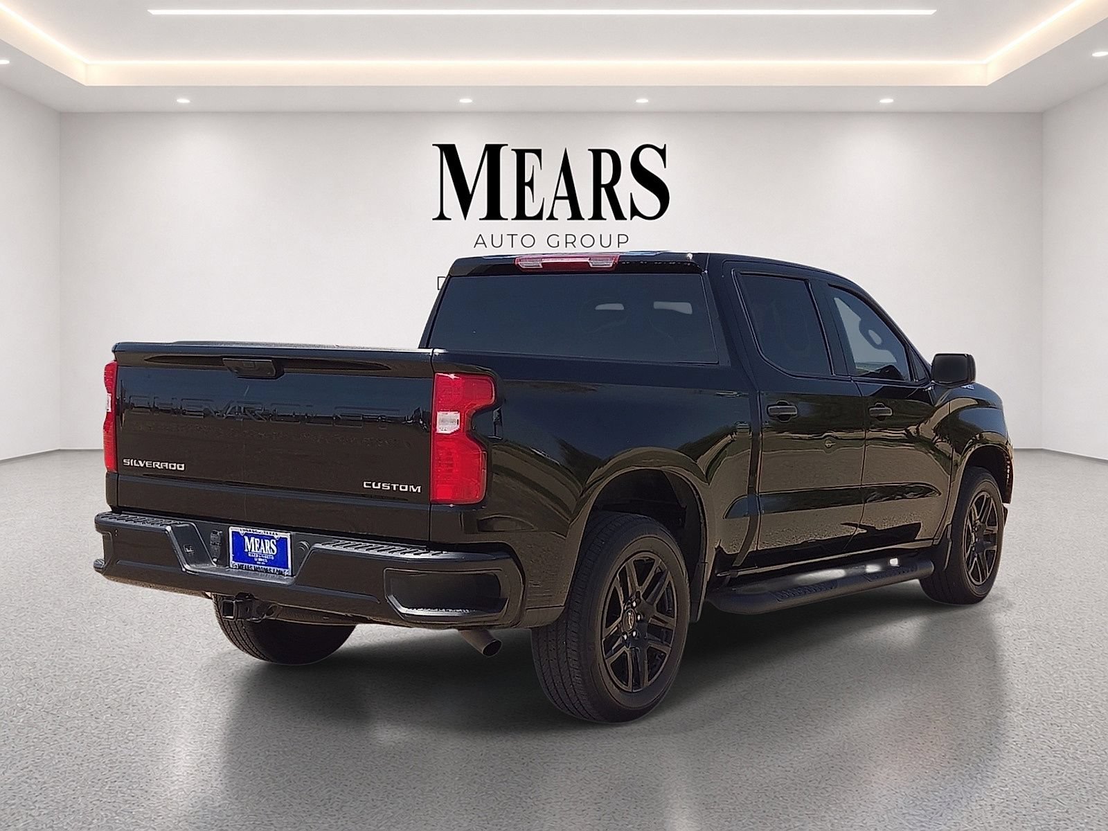 Used 2023 Chevrolet Silverado 1500 Custom RWD image 5