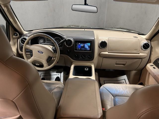 Used 2006 Ford Expedition XLT AWD/4WD image 2