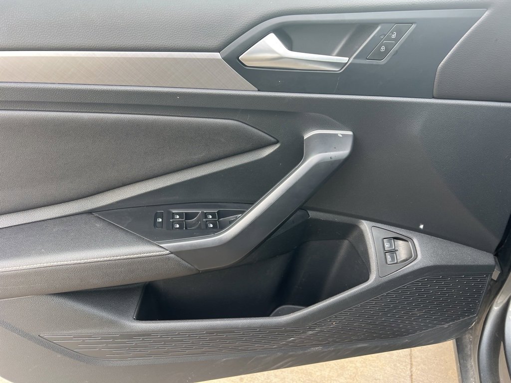 Used 2024 Volkswagen Jetta SE image 14