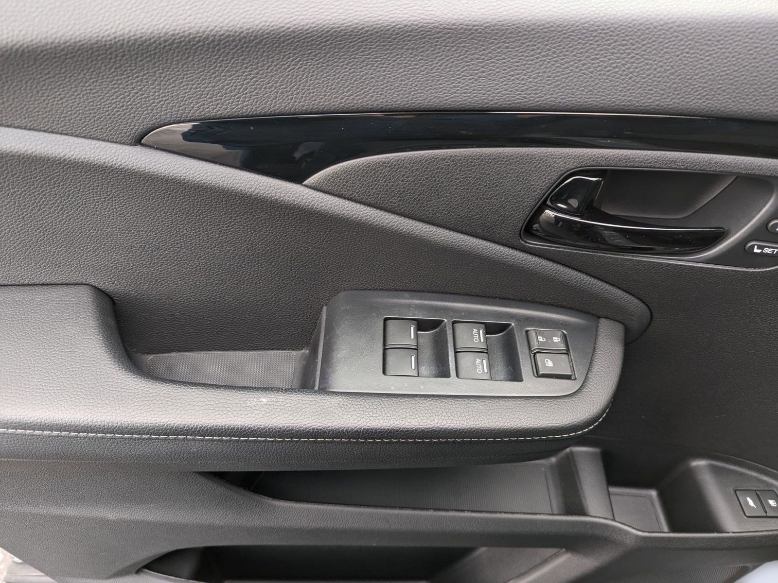 Used 2023 Honda Passport Elite image 12