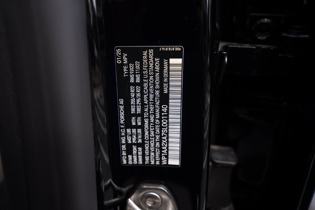 Used 2025 Porsche Macan 4 Electric AWD/4WD image 45