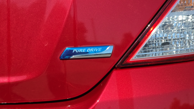 Used 2015 Nissan Versa SV FWD image 8