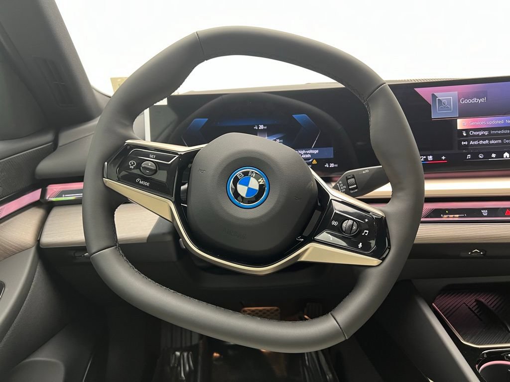 Used 2026 BMW i5 eDrive40 w/ Premium Package RWD image 16