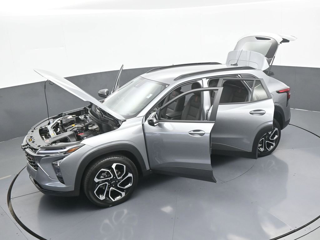 Used 2025 Chevrolet Trax RS w/ Driver Confidence Package image 54