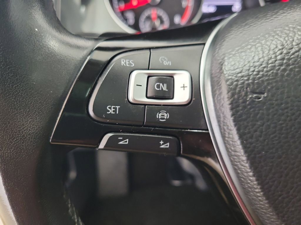 Used 2019 Volkswagen Golf SE image 23