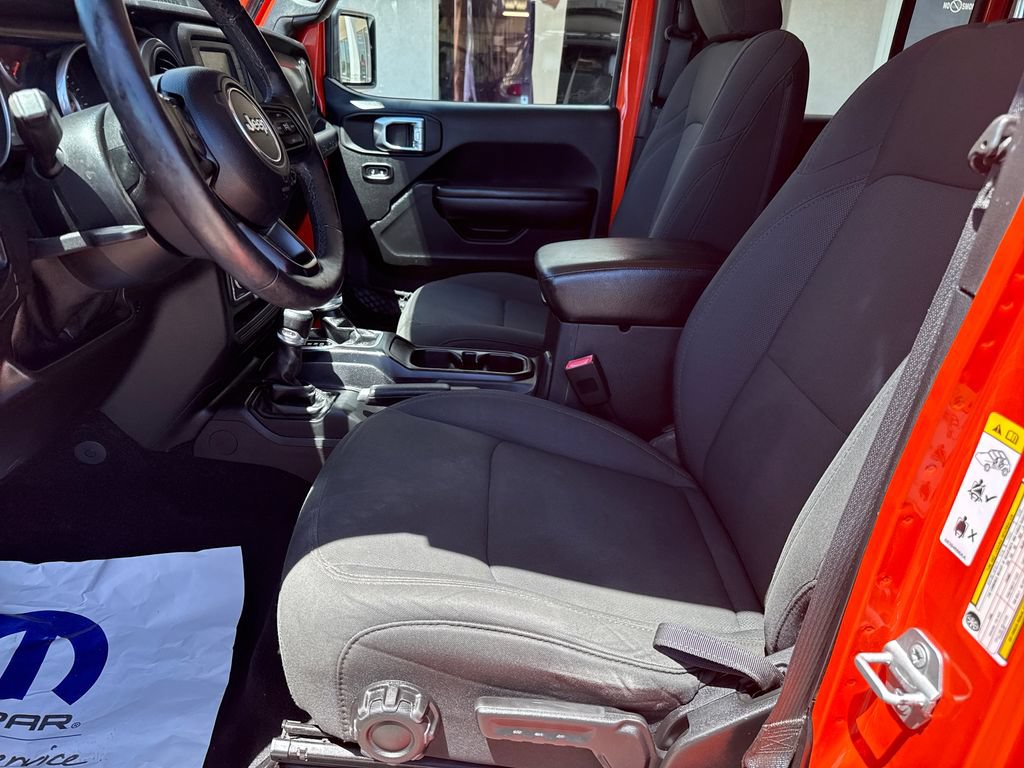 Used 2018 Jeep Wrangler Unlimited Sport S AWD/4WD image 9