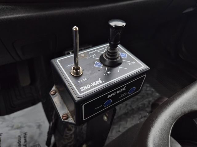 Used 2010 GMC Sierra 2500 SLE w/ SLE Preferred Package image 31