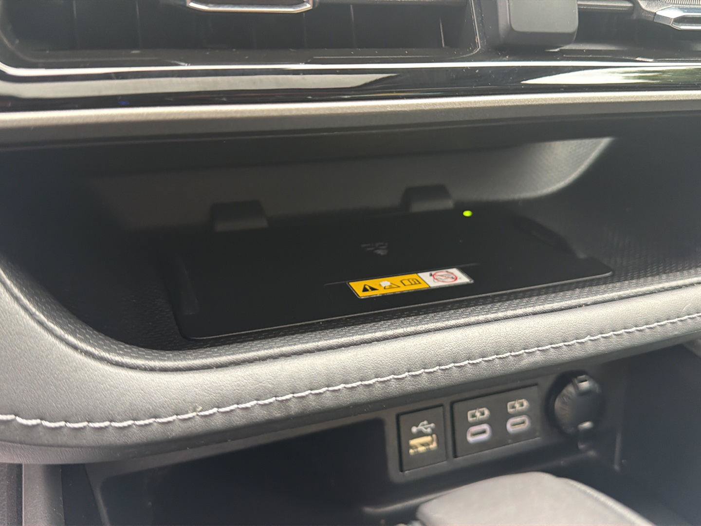 Used 2023 Toyota Highlander XLE AWD/4WD image 21