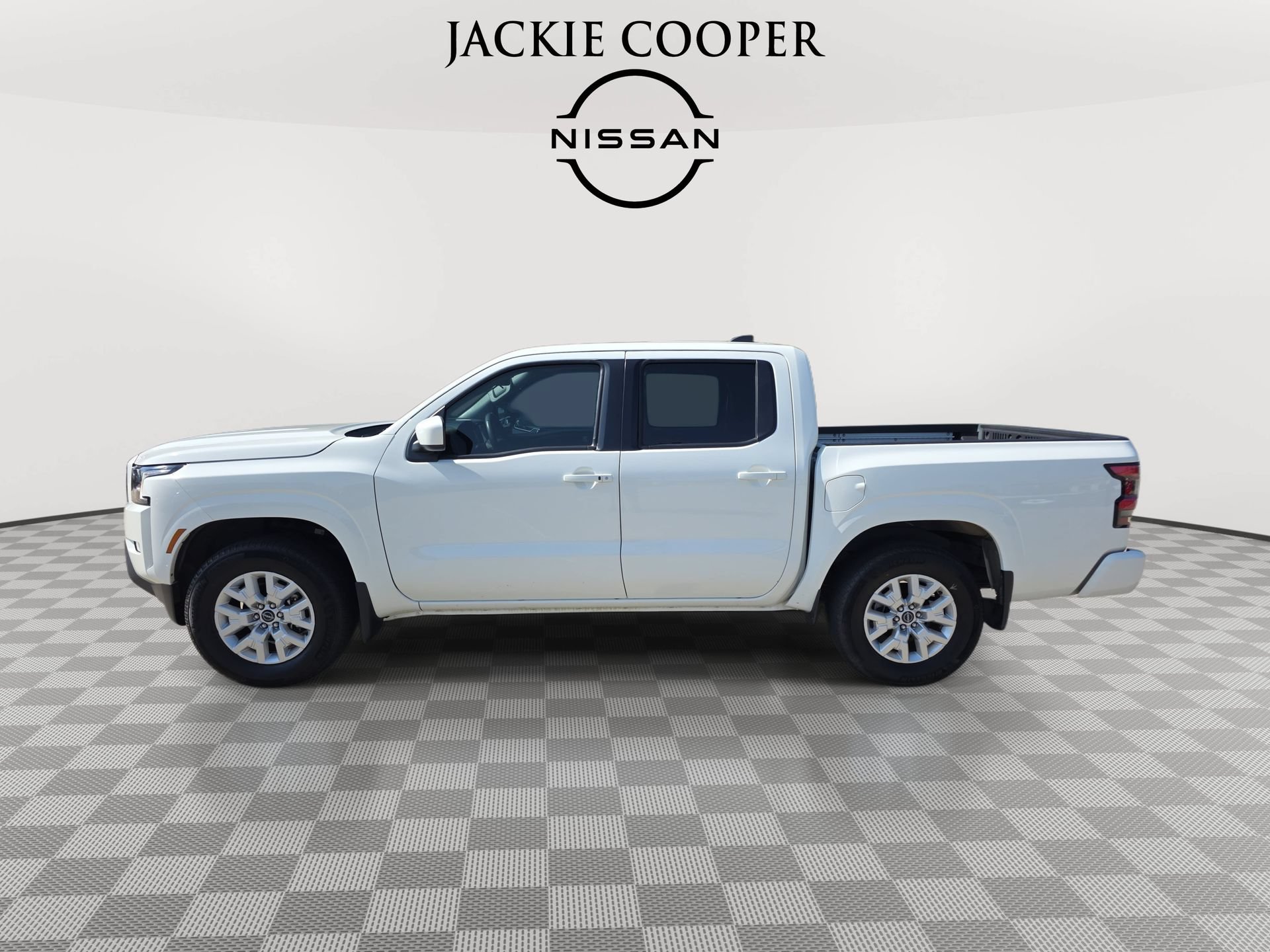 Used 2024 Nissan Frontier SV w/ SV Convenience Package RWD image 8