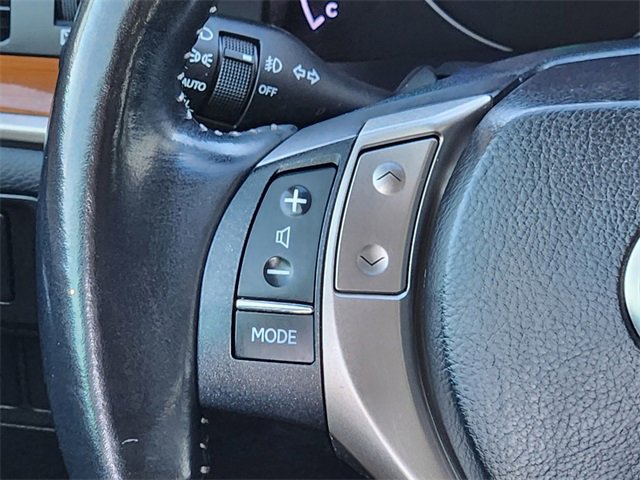 Used 2013 Lexus ES 300h image 32