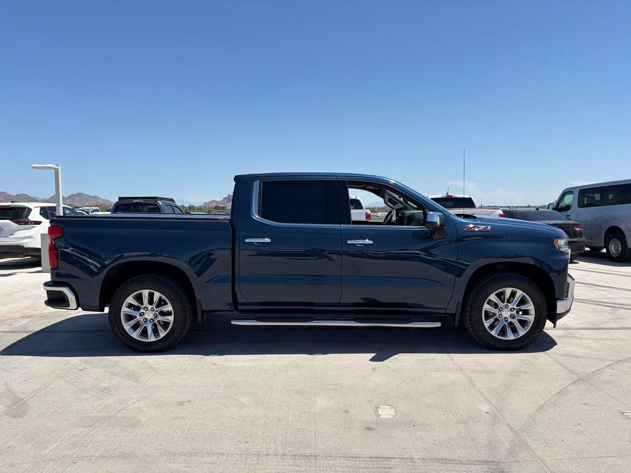 Used 2021 Chevrolet Silverado 1500 LTZ w/ LTZ Premium Package AWD/4WD image 3